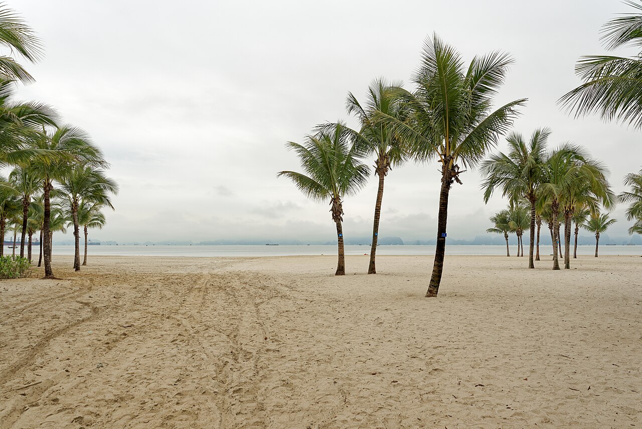 Bãi Cháy, Hạ Long